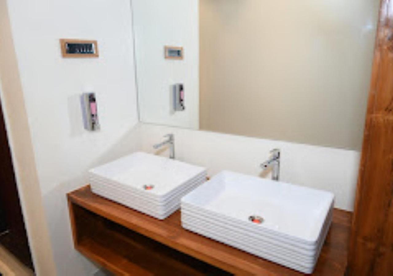 Hotel Rajwada Kapurhol Kapurwahal المظهر الخارجي الصورة
